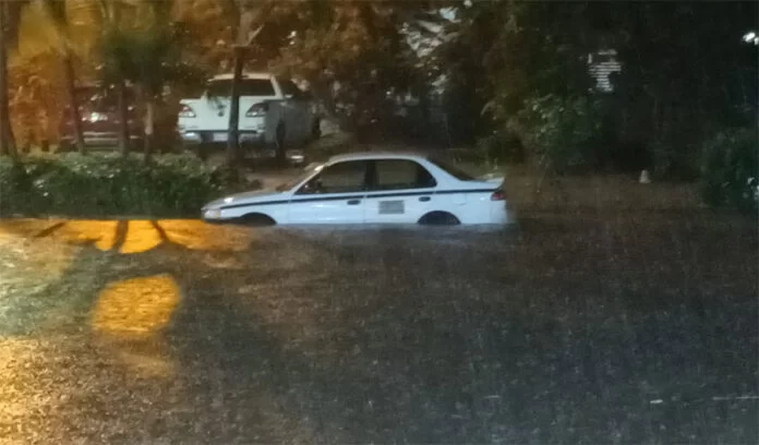 Fuertes lluvias causan inundaciones en La Ceiba