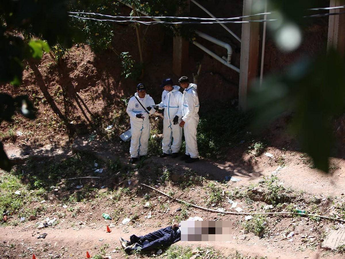 Balacera en Los Pinos deja dos hombres muertos