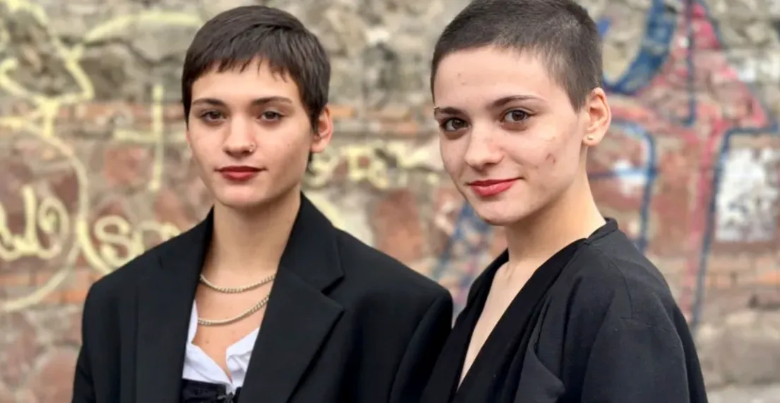 Gemelas vendidas al nacer se reencuentran gracias a un video de TikTok