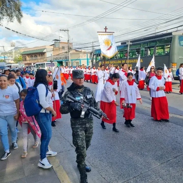 Con gran peregrinación inician actividades de 277 aniversario de Virgen de Suyapa