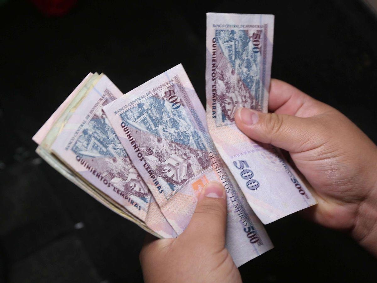 Durante el 2023 la recaudación tributaria cayó en 5,600 millones