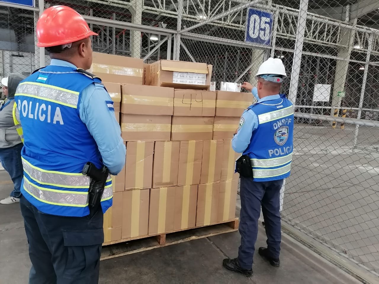 En Puerto Cortés Policía de Frontera decomisa contenedor con cigarrillos valorado en 40 millones de lempiras