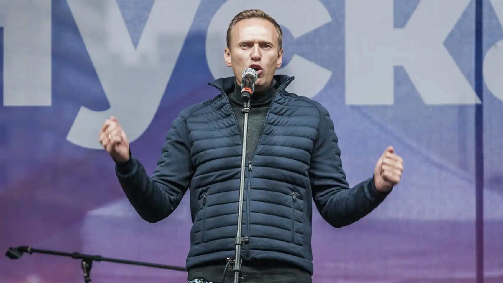 Quién era Alexei Navalny, el opositor que desafió a Vladimir Putin, fue envenenado, encarcelado y murió en prisión