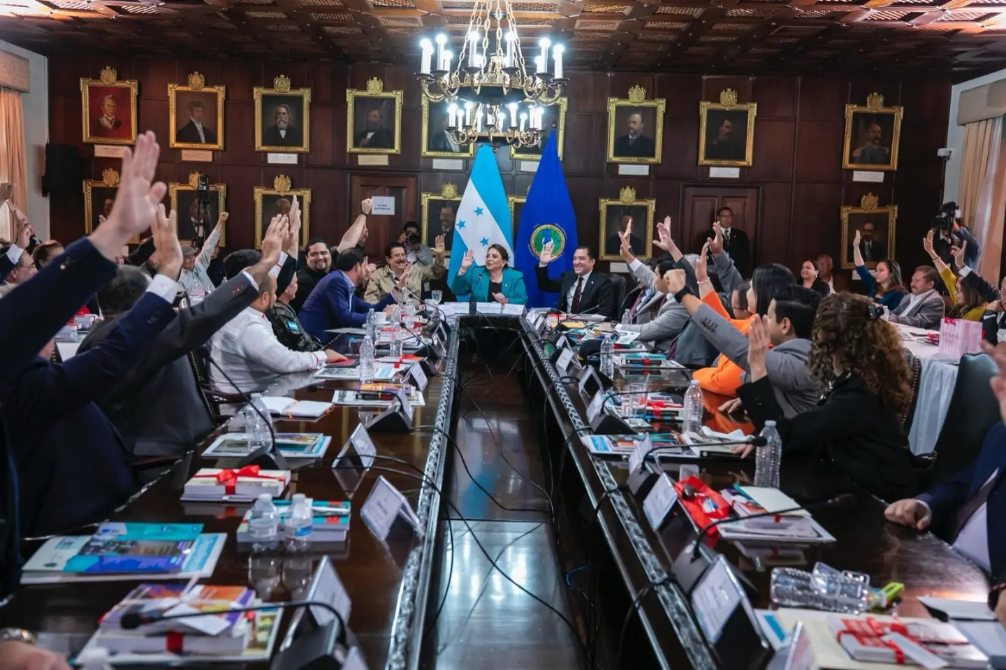Gobierno creó cinco decretos, entre ellos gabinete para coordinar inversión pública