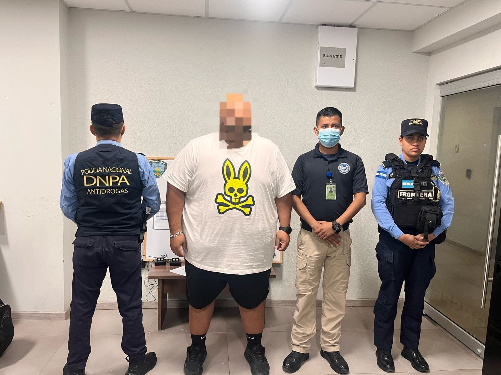 Especialistas antidrogas ejecutan decomiso de clorhidrato de cocaína al interior de pastillas y detienen una persona en Palmerola
