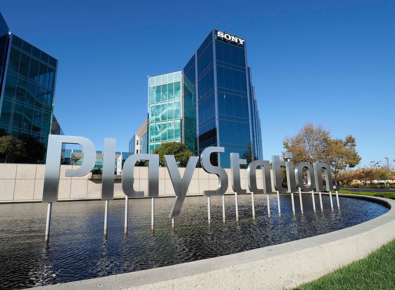 Sony despide a 900 personas de su sección de PlayStation