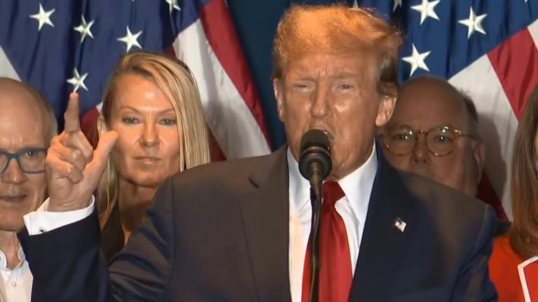 Envían sobre con polvo blanco a la mansión de Donald Trump Jr en Florida
