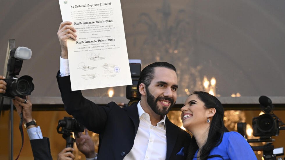 Nayib Bukele recibe la credencial de presidente electo de El Salvador