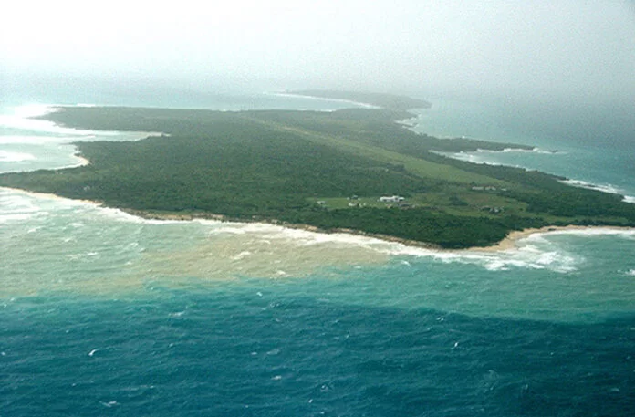 Sin licencia ambiental y monto desconocido para construir cárcel en Islas del Cisne