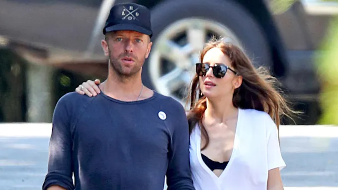 ¡Dakota Johnson y Chris Martin están comprometidos! Aquí los detalles