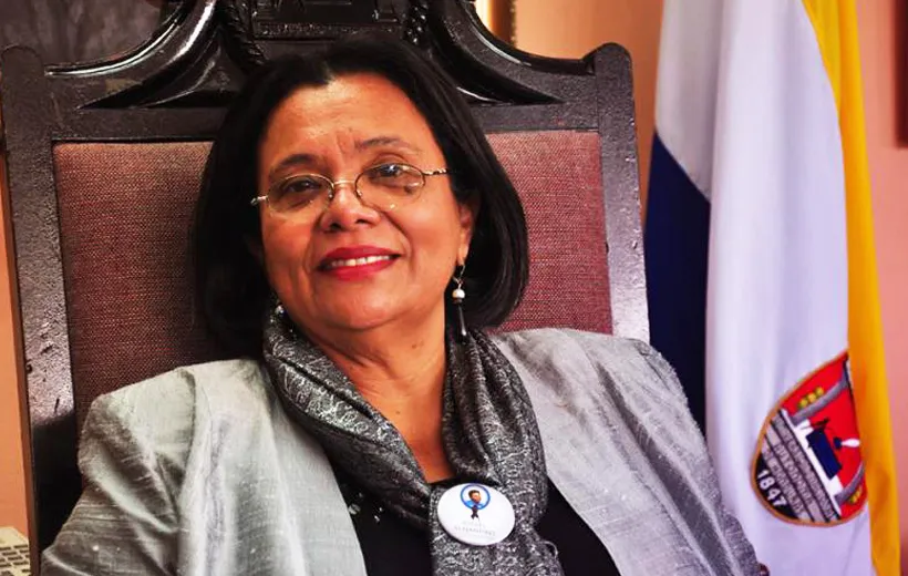 El nepotismo va más allá de “familia presidencial”: Julieta Castellanos