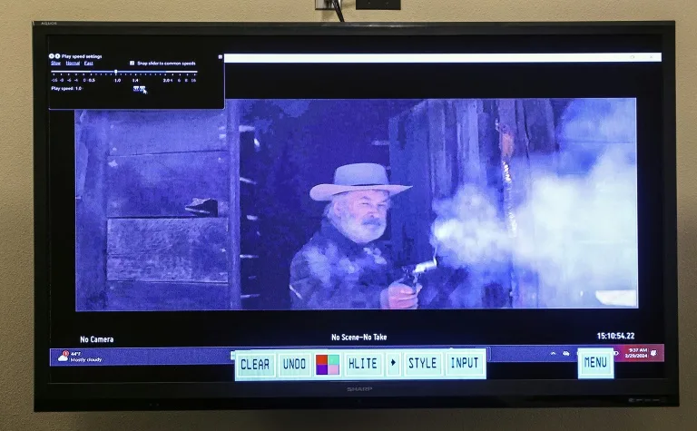 Alec Baldwin “comprometió” la seguridad en el set de “Rust”, afirma fiscal