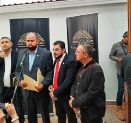 Bancada de Libre dice que aceptará la renuncia de Nasralla siempre y cuando sea de manera legal