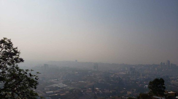Capa de humo que limita visibilidad en Tegucigalpa persistirá hasta inicios de lluvias