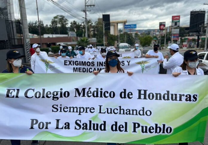 Colegio Médico rechaza “aportación voluntaria” que cobra Libre a sus agremiados