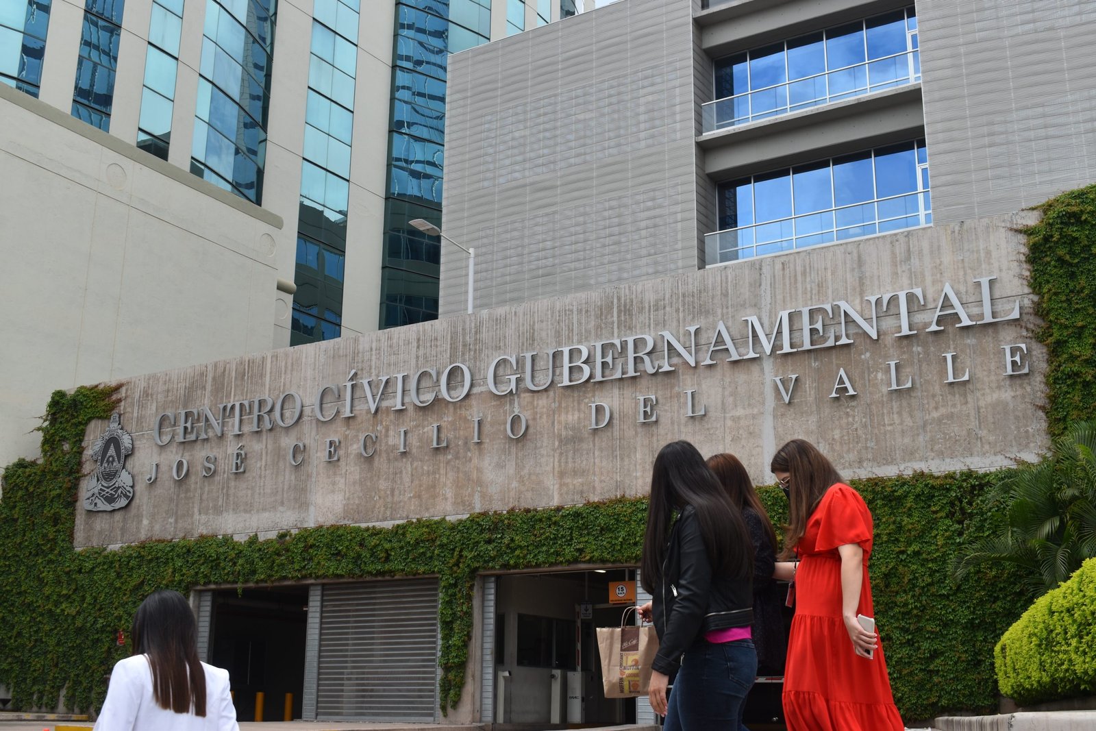 A Teletrabajo empleados públicos por contaminación en la capital