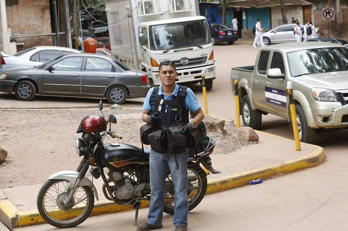 Estado delicado permanece periodista herido de bala en la capital