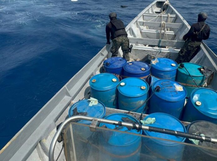 Decomisan 112 fardos de cocaína en el Caribe hondureño