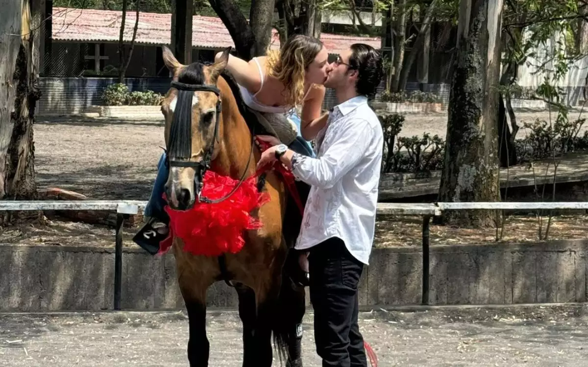 Mía Rubín recibe espectacular regalo de su novio en su primer aniversario
