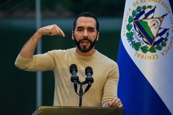 Bukele anunció la destitución de 300 funcionarios de Cultura por promover “agendas no compatibles”