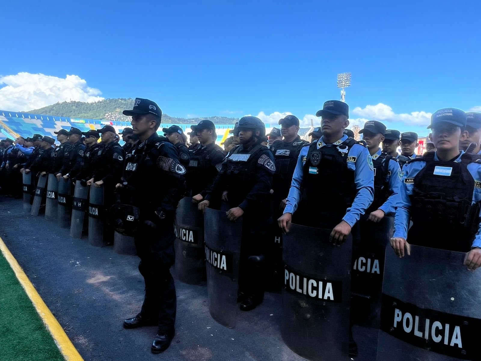 Policía Nacional pone a disposición más de 1000 funcionarios para brindar seguridad en el partido de Honduras vs Jamaica