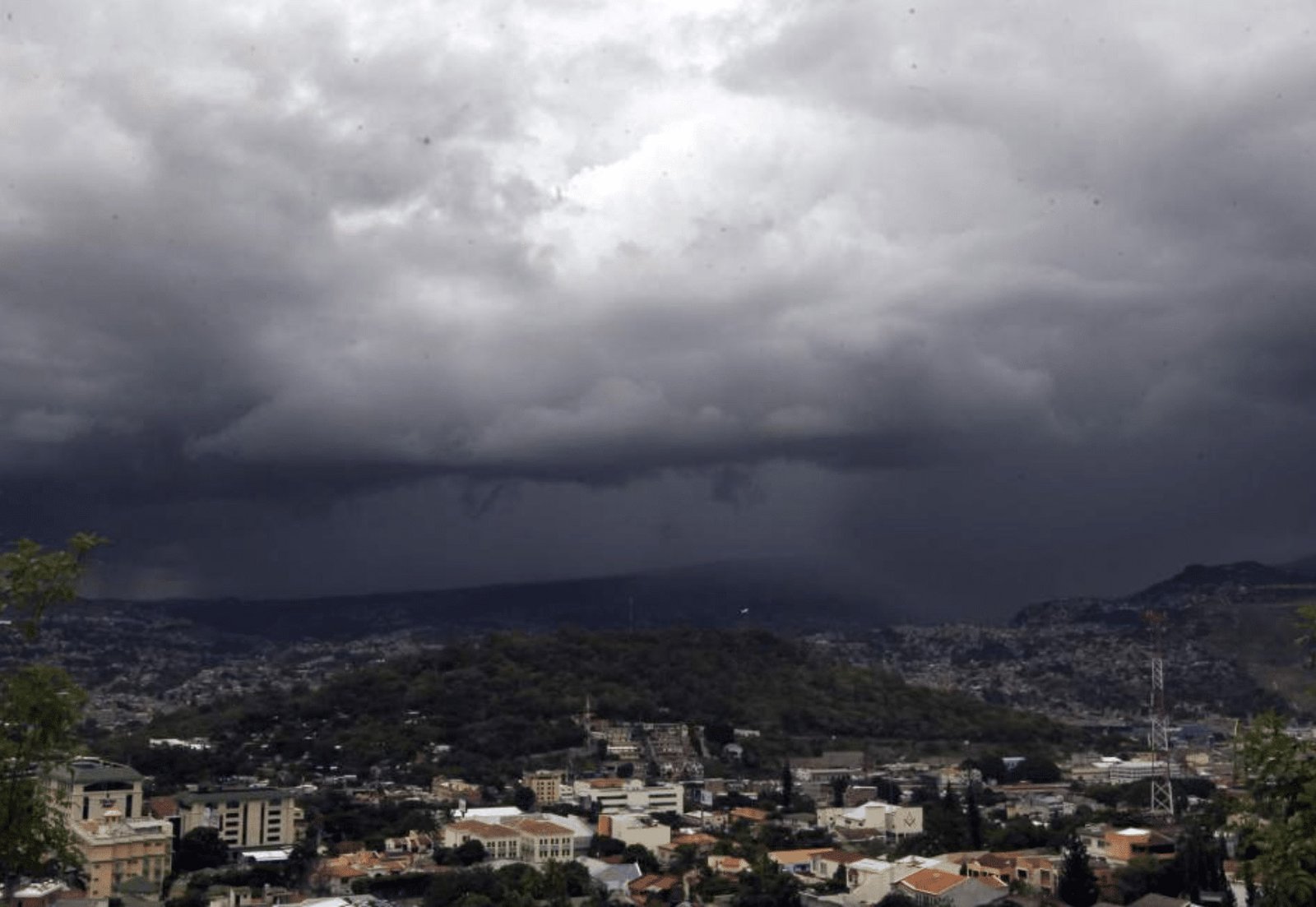 Copeco pronostica tormentas acompañadas de actividad eléctrica para este miércoles