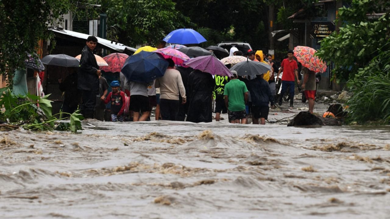 Tormenta Sara dejó cinco muertos y más de 200,000 afectados en Honduras