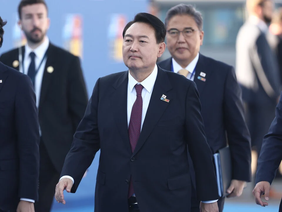 El presidente de Corea del Sur da un golpe de estado y acusa a la oposición de colaborar con Pyongyang