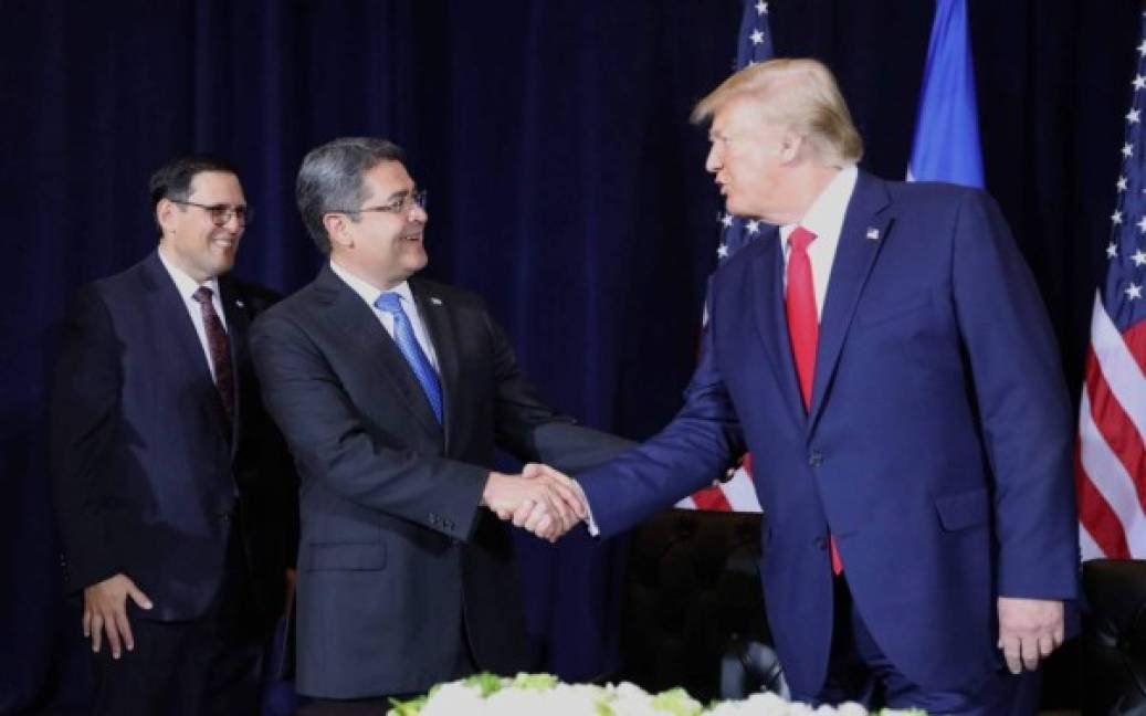 Cómo puede Trump tomar represalias ante las amenazas del presidente hondureño
