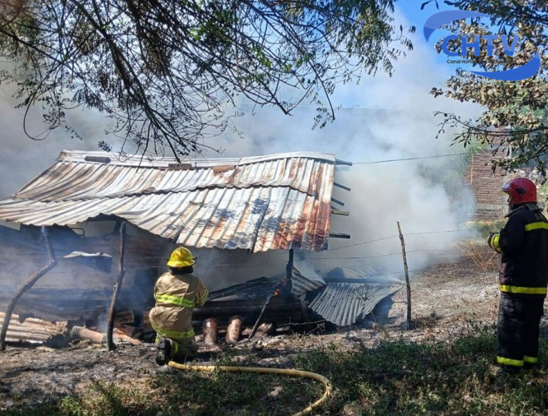 ¡Lamentable! Desconsolada madre da a conocer que su hijo le prendió fuego a su hogar en Choluteca dejándolos en la calle