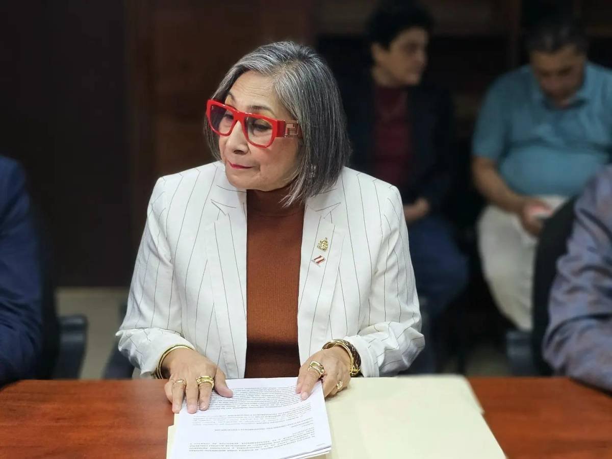 Maribel Espinoza denuncia ataques “feroces” contra su movimiento, pero avisa que “no responderá con insultos ni insinuaciones”
