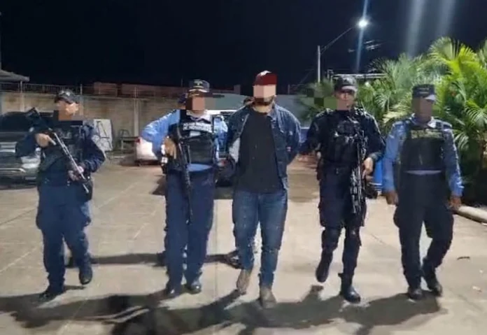 Detiene por tráfico de drogas a hombre que participó en altercado con comisario Cristian Nolasco