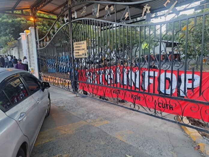 Se agudiza conflicto en el INFOP entrando ya a su segunda semana de toma de instalaciones sin respuesta