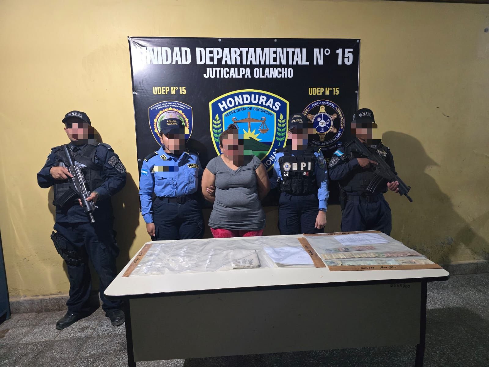 Policía Nacional captura mujer por tráfico de drogas en Patuca, Olancho