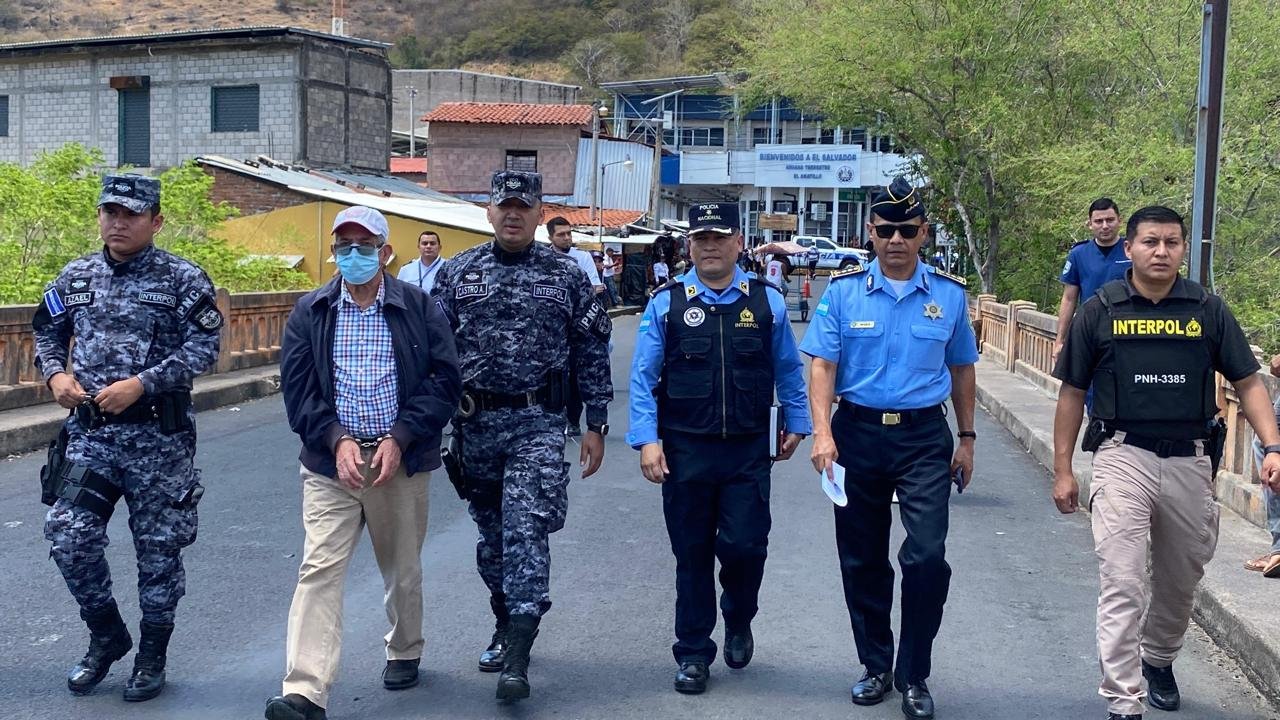 Extraditan a hondureño desde El Salvador por delitos de corrupción y lavado de activos