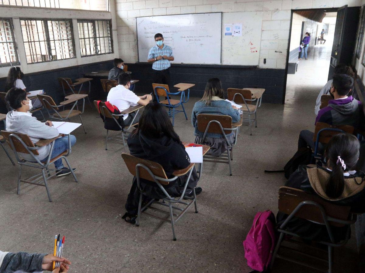 Exministro de educación Marlon Escoto, propone crear secretaría dedicada a reincorporar a al menos 1.2 millones de menores al sistema escolar