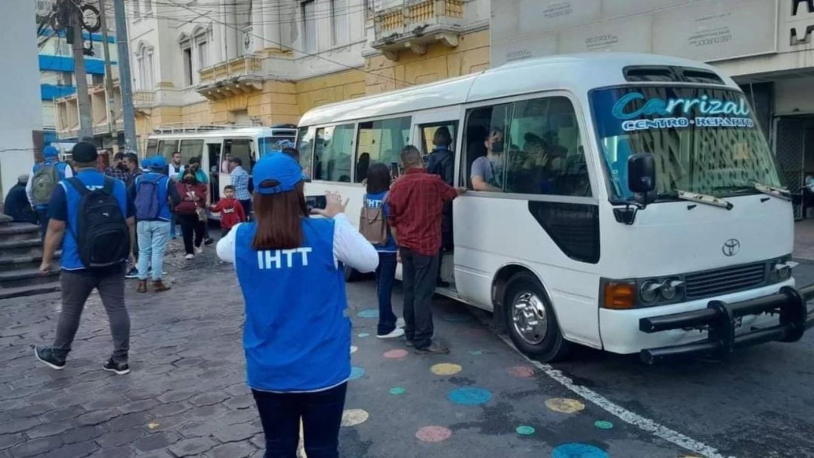IHTT exige a transportistas dejar amenazas y mejorar las condiciones para los usuarios