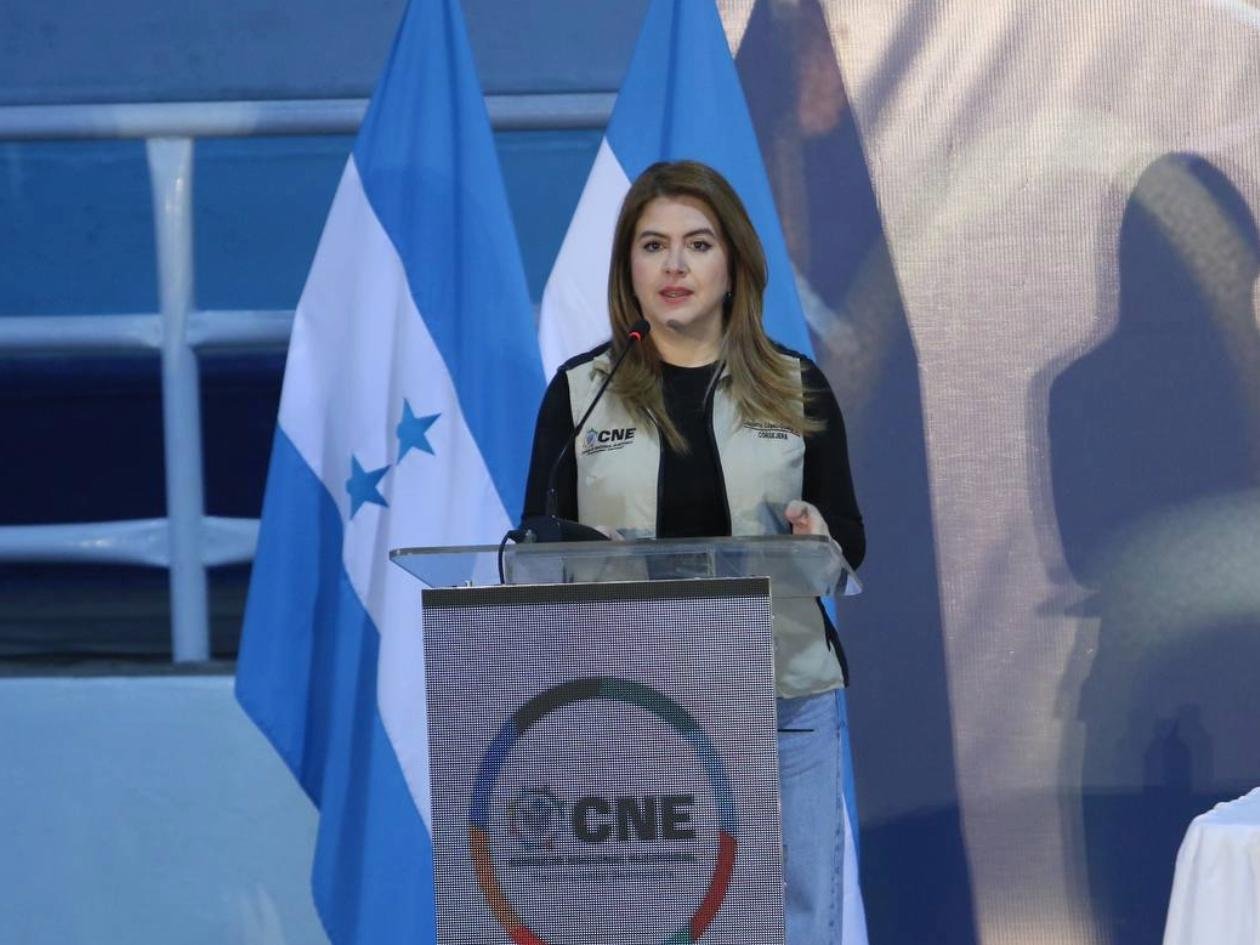 Cossette López rememora llamado a FF.AA. tras desastre ocurrido con la custodia de las urnas en proceso electoral