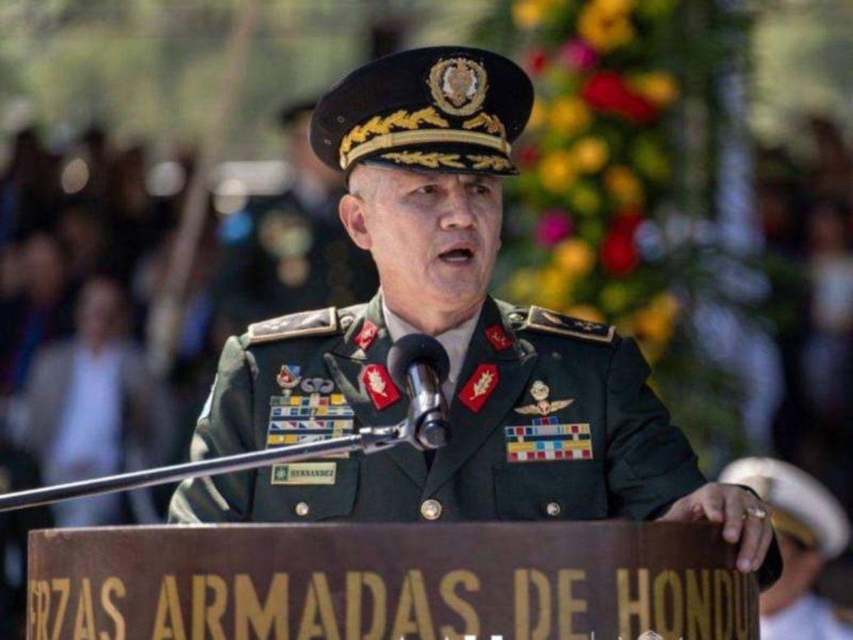 Roosevelt Hernández ordena desarmar a tres promociones por “miedo a un golpe de barraca”