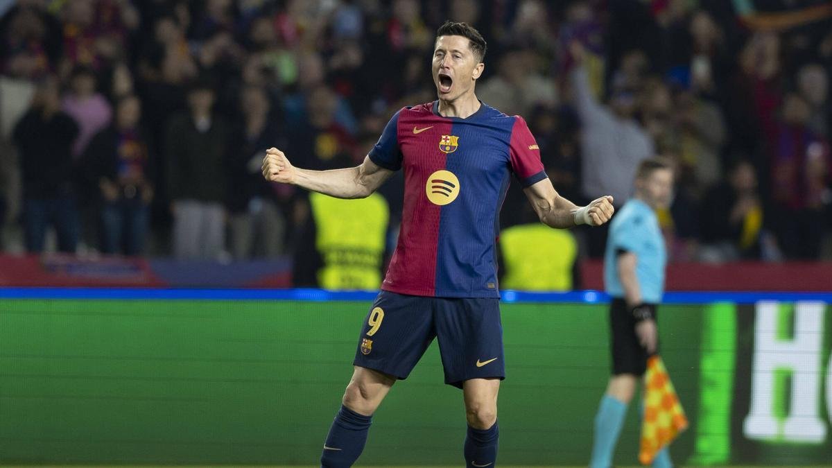 ¡Es oficial! Lewandowski decide renovar con el Barcelona la próxima temporada