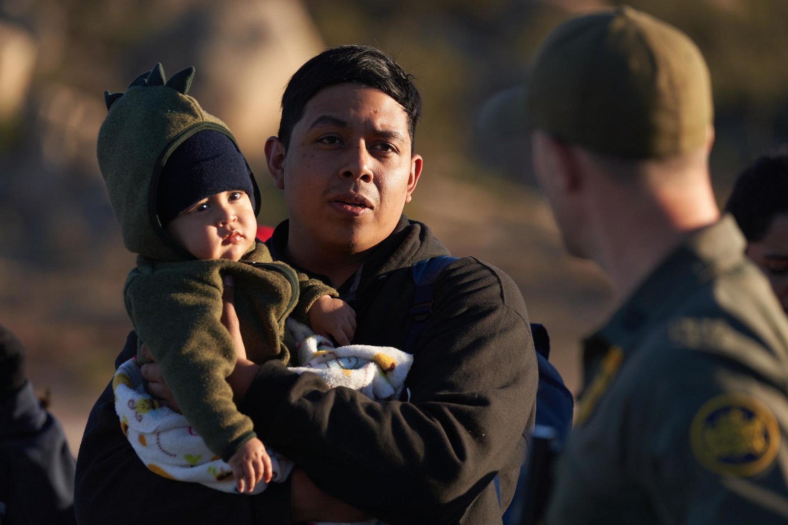Al menos unos 255,000 bebes al año serían afectados tras la orden de Donald Trump contra la ciudadanía por nacimiento