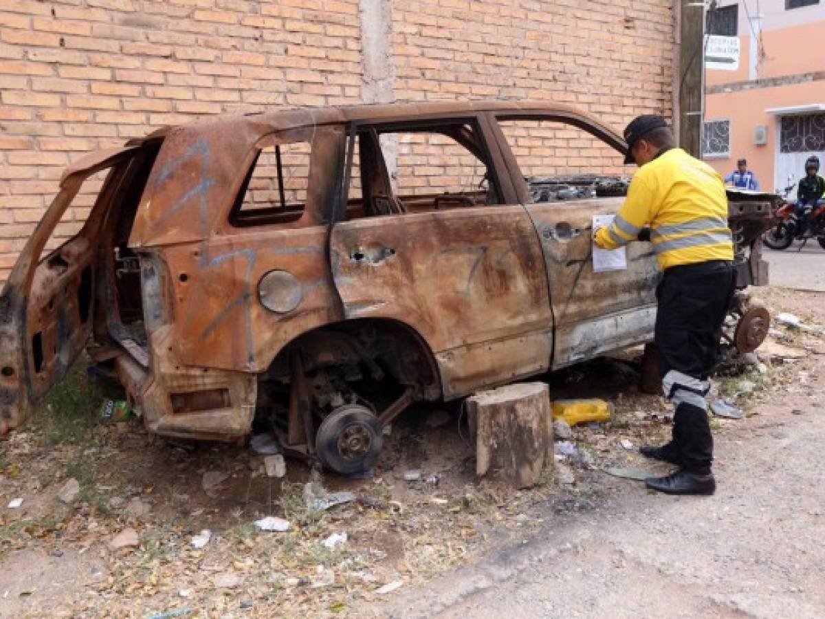 “Vehículos chatarra” obstruyendo las calles pagarán multas hasta de L.3,000