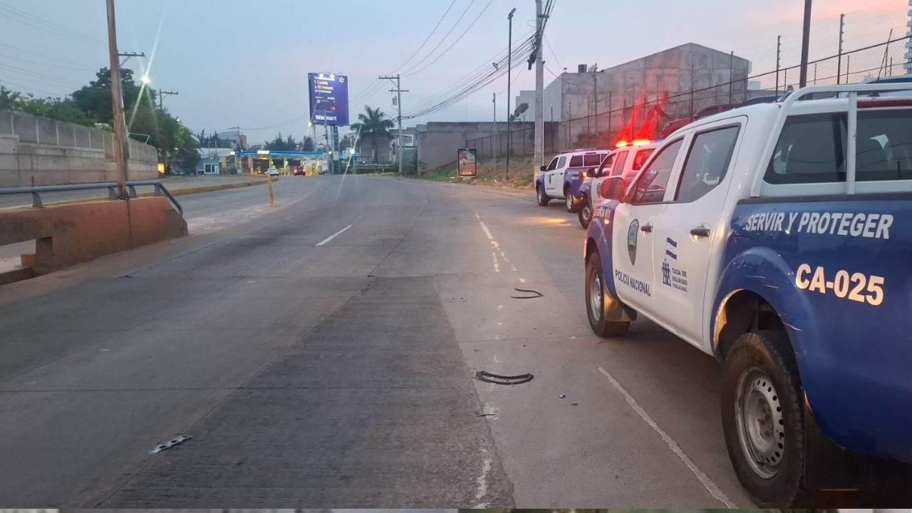 Motociclista muere tras chocar con cadena colocada por guardias en bulevar Kuwait