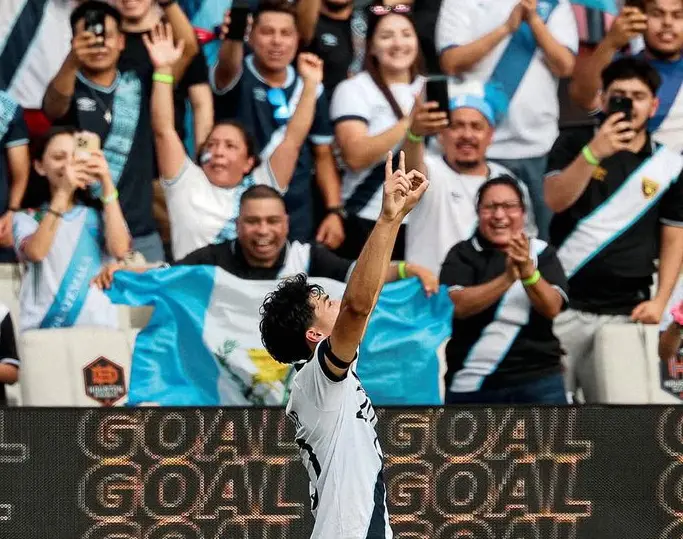 Guatemala doblega a Guadalupe y logra su boleto a los cuartos de final de la Copa Oro