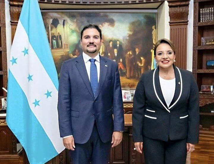Presidenta Castro juramenta a Javier Bú Soto como nuevo canciller