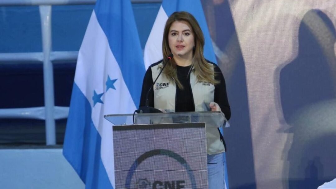 Cossette López convoca a pleno del CNE para este jueves e instruye citar a consejero suplente