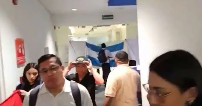 Colectivos de Libre se toman instalaciones del IP por despidos “injustificados” de algunos empleados