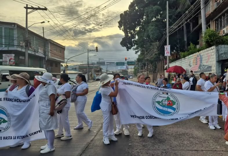 Enfermeras auxiliares denuncian que reciben citación de audiencias de descargo en sus viviendas