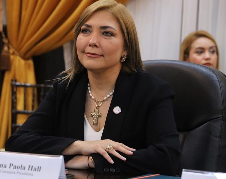 Ana Paola Hall asume presidencia del CNE con la responsabilidad de guiar las elecciones decisivas del 30 de noviembre