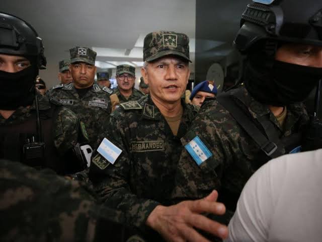 FFAA hace “insólita” petición al CNE de tener acceso a las JRV del nivel presidencial